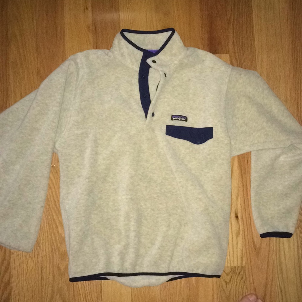 Patagonia fleece pullover (medium)